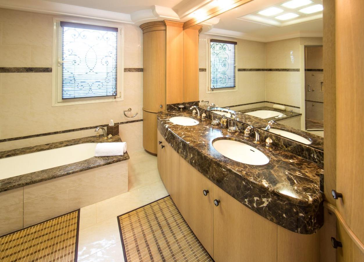 El Paradisio Splendid 5 Stars Villa Atypical In Antibes With Overflowing Swiming Pool Εξωτερικό φωτογραφία