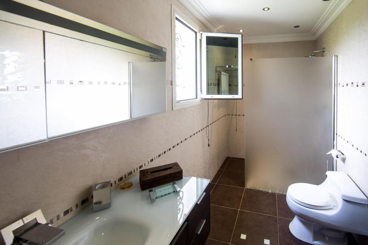 El Paradisio Splendid 5 Stars Villa Atypical In Antibes With Overflowing Swiming Pool Εξωτερικό φωτογραφία